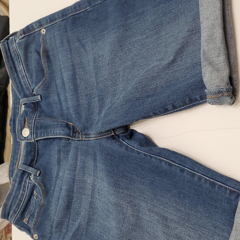 Levi Shorts size 28 - Picture 2 of 11